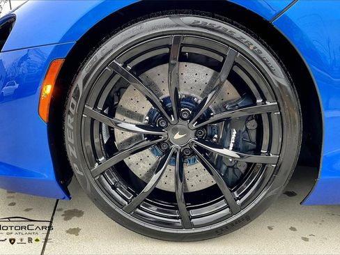 New 2025 McLaren Artura image 9