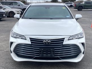 Used 2022 Toyota Avalon XLE video 2