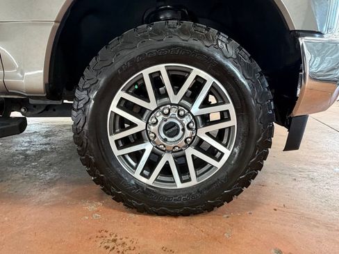 Used 2019 Ford F250 Lariat w/ Lariat Value Package image 8