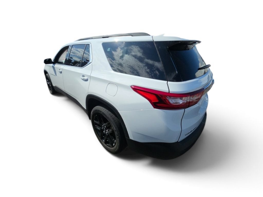 Used 2020 Chevrolet Traverse LT w/ Driver Confidence II Package FWD image 3