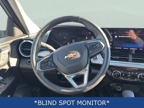 Certified 2025 Chevrolet Trax LT w/ Driver Confidence Package image 9