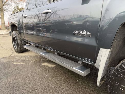 Used 2018 Chevrolet Silverado 1500 High Country image 8