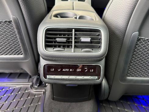 Used 2026 Mercedes-Benz GLS 580 4MATIC image 16