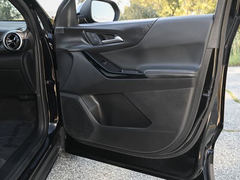 Used 2025 Chevrolet Equinox LT w/ Safety and Technology Package image 40