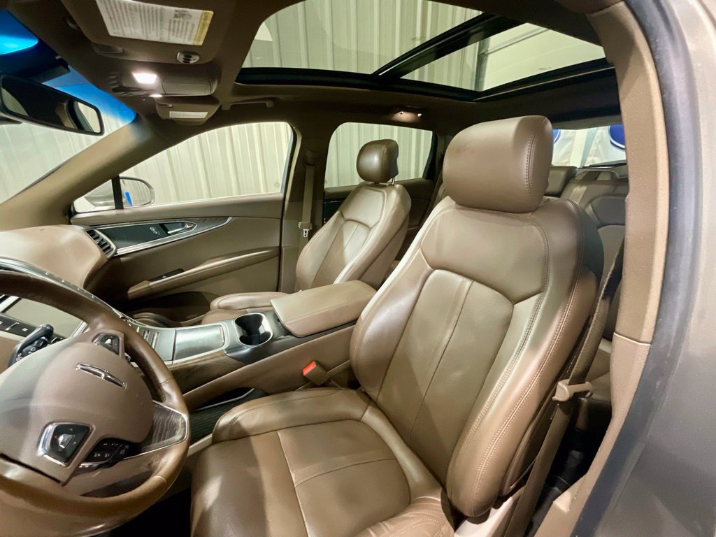 Used 2017 Lincoln MKX Reserve w/ Driver Assistance Package AWD/4WD image 10