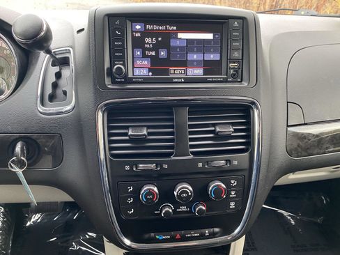 Used 2017 Dodge Grand Caravan SE w/ Power Window Group image 13