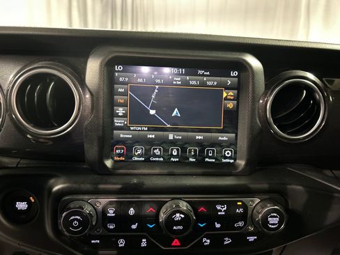 Used 2021 Jeep Wrangler Unlimited Sahara AWD/4WD image 17
