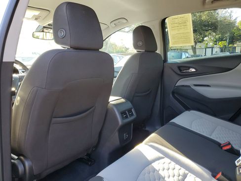 Used 2021 Chevrolet Equinox LS image 9