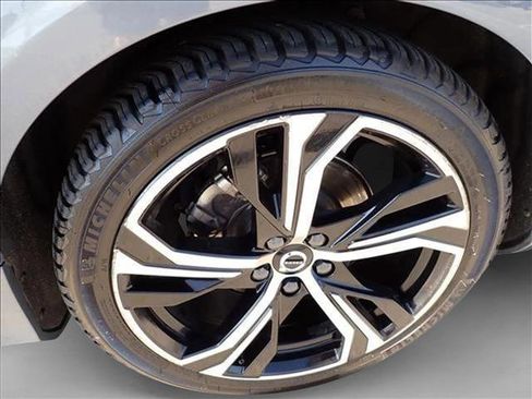 Used 2024 Volvo S60 B5 Ultimate image 5