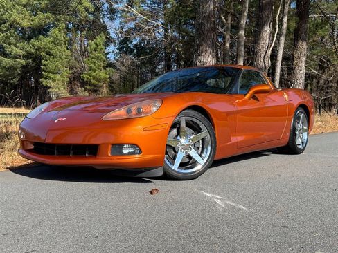Used 2008 Chevrolet Corvette Coupe w/ Preferred Equipment Group RWD image 2