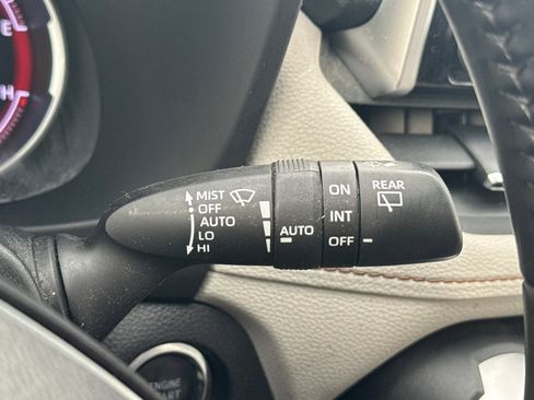 Used 2020 Toyota RAV4 Limited image 39