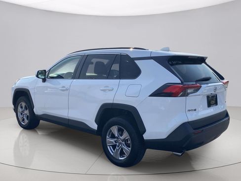 Used 2023 Toyota RAV4 XLE w/ Convenience Package FWD image 5