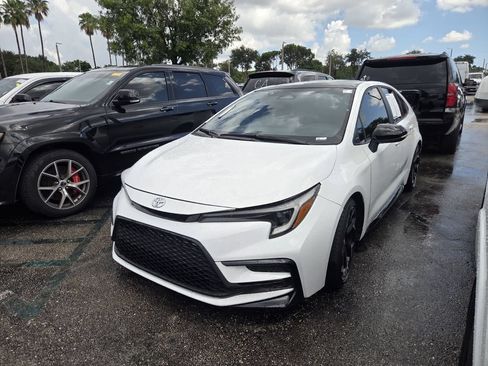 Used 2025 Toyota Corolla FX w/ Convenience Package FWD image 3