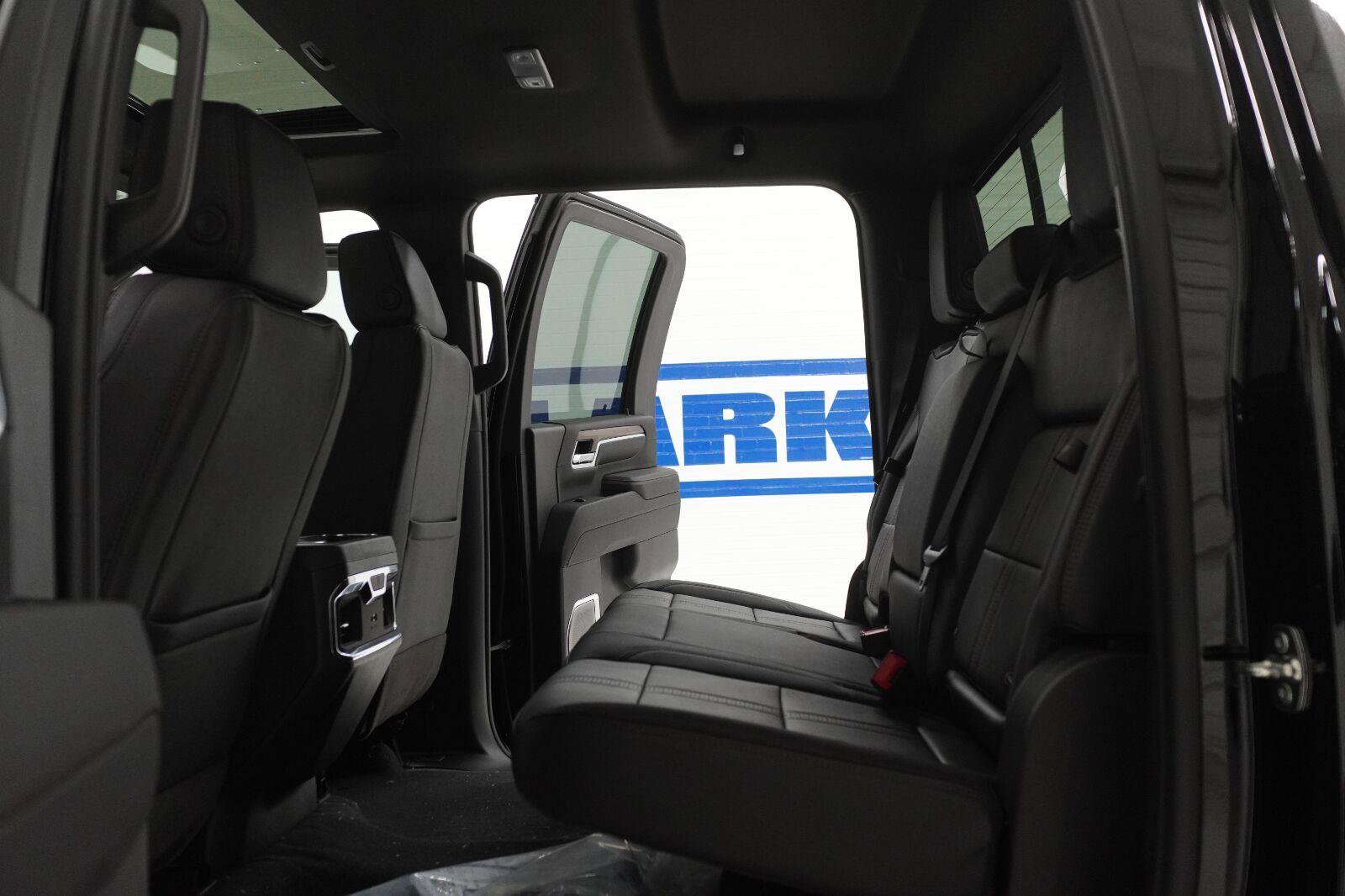 New 2026 Chevrolet Silverado 2500 High Country w/ High Country Premium Package AWD/4WD image 30