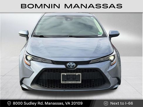 Used 2022 Toyota Corolla LE image 2