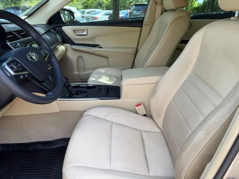 Used 2017 Toyota Camry XLE FWD image 14
