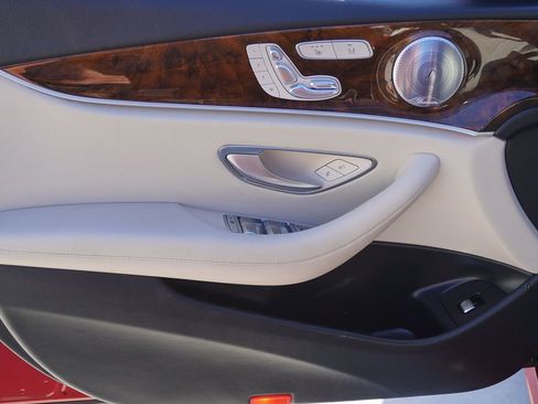 Used 2017 Mercedes-Benz E 300 image 26