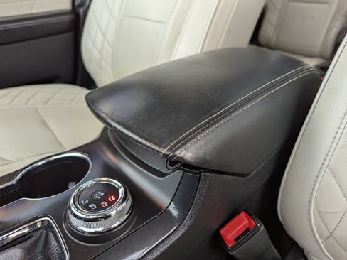 Used 2018 Ford Explorer Platinum AWD/4WD image 27