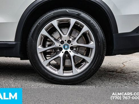 Used 2024 BMW X5 xDrive50e AWD/4WD image 17