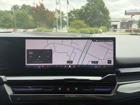 Used 2025 BMW 530i RWD image 26