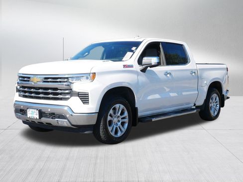 Used 2023 Chevrolet Silverado 1500 LTZ w/ LTZ Convenience Package II AWD/4WD image 3