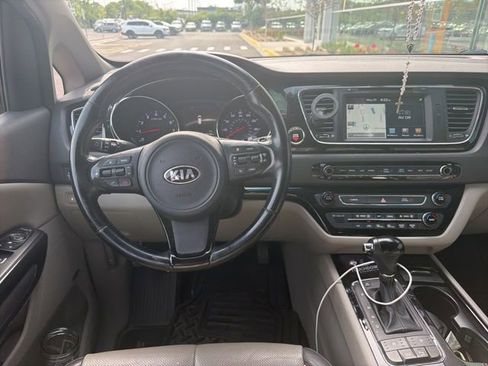 Used 2016 Kia Sedona SX FWD image 6