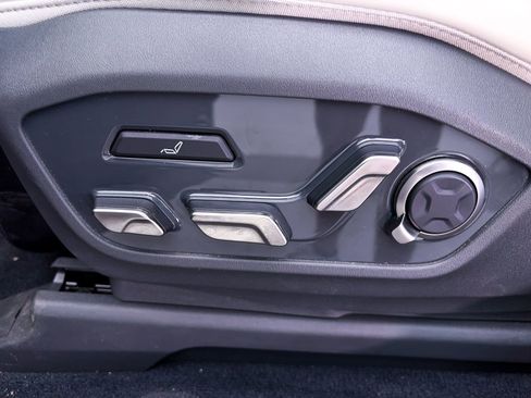 Used 2024 Kia EV9 GT-Line AWD/4WD image 21