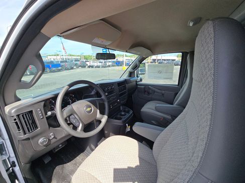 New 2025 Chevrolet Express 3500 w/ Power Convenience Package image 41