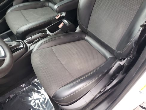 Used 2021 Buick Encore Preferred image 17