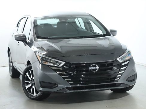 Certified 2025 Nissan Versa SV image 2