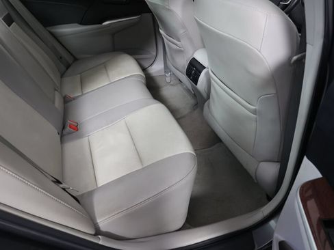Used 2014 Toyota Camry XLE w/ Leather Package FWD image 22