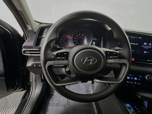 Used 2021 Hyundai Elantra SEL FWD image 17