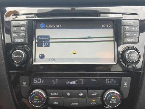 Used 2016 Nissan Rogue SV w/ SV Premium Package image 31