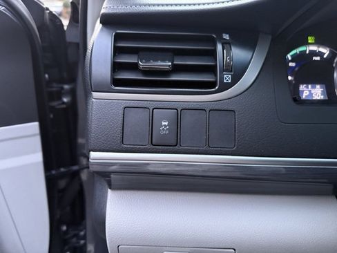 Used 2012 Toyota Camry XLE image 16