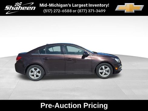 Used 2015 Chevrolet Cruze LT image 2