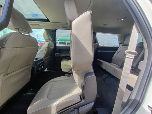 Used 2021 Ford Expedition Limited AWD/4WD image 29