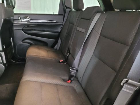 Used 2018 Jeep Grand Cherokee Laredo image 49