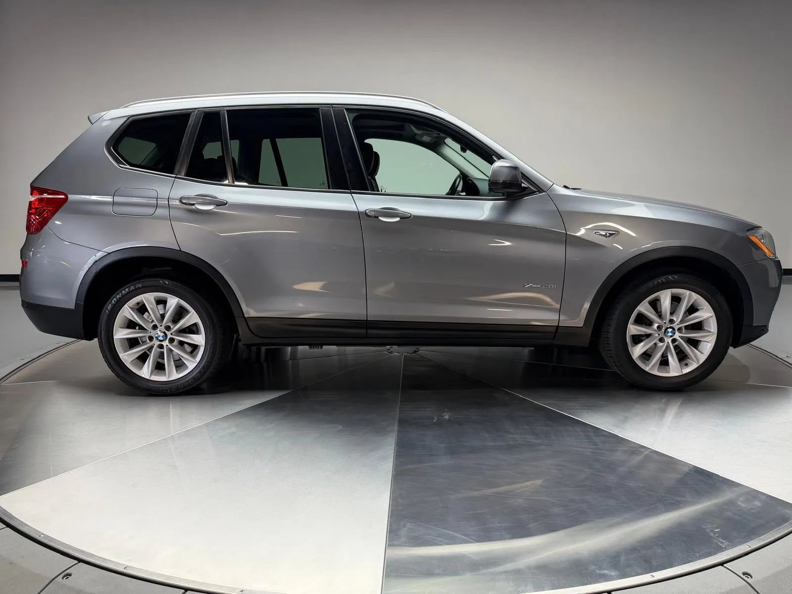 Used 2016 BMW X3 xDrive28i w/ Driver Assistance Package AWD/4WD image 6