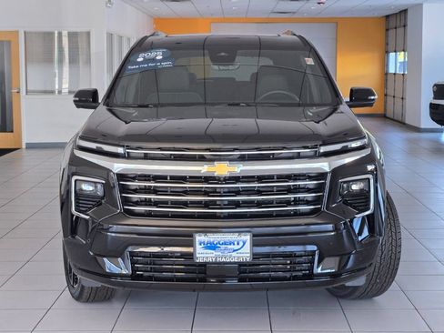 Certified 2025 Chevrolet Traverse High Country w/ LPO, Floor Liner Package AWD/4WD image 3
