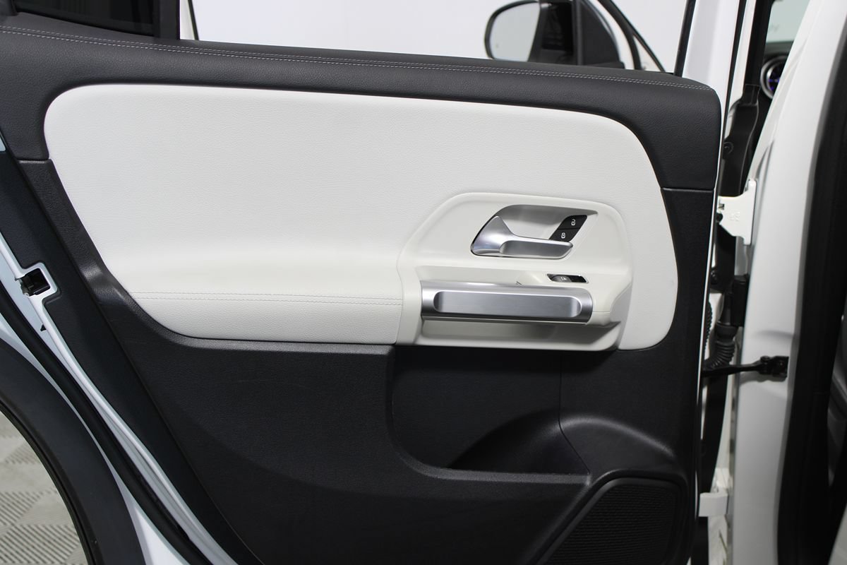 Used 2021 Mercedes-Benz GLB 250 image 24