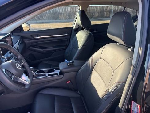 Used 2024 Nissan Altima 2.5 SR w/ SR Premium Package image 11