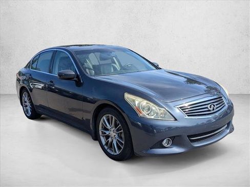Used 2011 INFINITI G37 Journey w/ Premium Pkg image 3