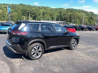 Used 2022 Nissan Rogue SV w/ SV Premium Package video 5