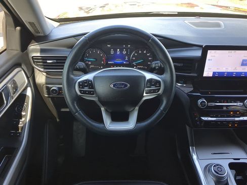 Certified 2022 Ford Explorer Limited w/ Equipment Group 301A image 16