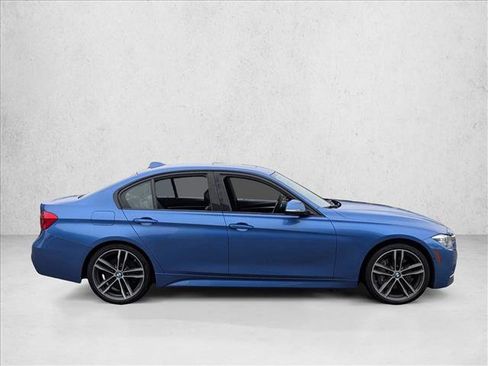 Used 2018 BMW 340i Sedan w/ Executive Package image 4