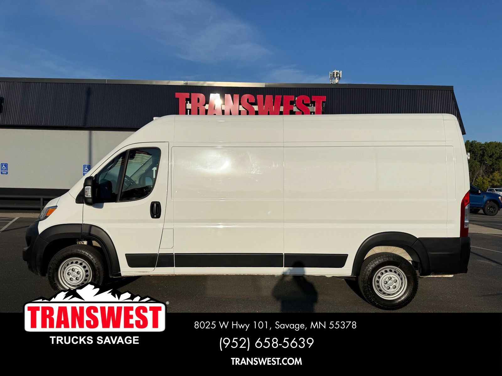 Used 2025 RAM ProMaster 3500 w/ Convenience Group FWD image 2