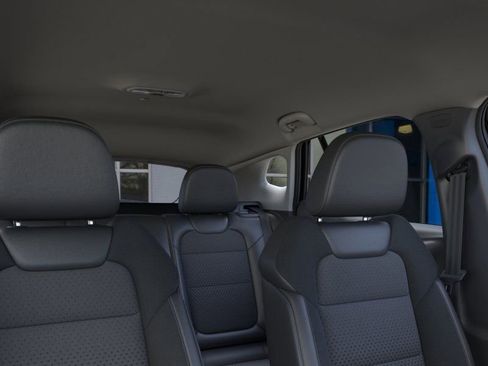 New 2026 Chevrolet Trax LT w/ Driver Confidence Package FWD image 32