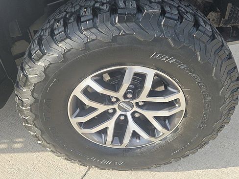 Used 2017 Ford F150 Raptor w/ Equipment Group 802A Luxury image 2