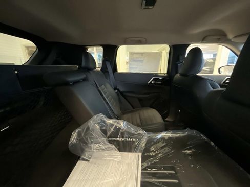 New 2026 Mitsubishi Outlander SE image 16