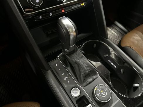 Used 2019 Volkswagen Atlas SEL Premium image 26